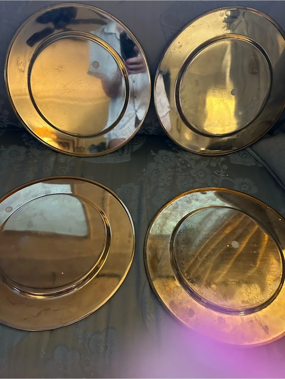 Set of 4 brass Round Charger Plates, Shiny Finish, Solid Pattern 11.5